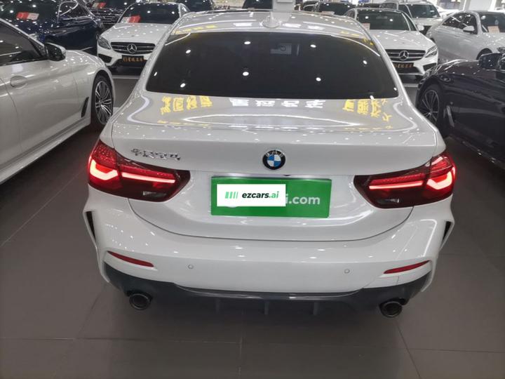 1 Series 2023 120i M Sport photo 3