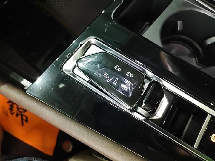 Viloran 2023 380TSI photo 8