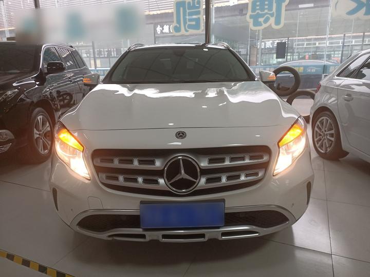 GLA 2017 GLA 200 Dynamic photo 2