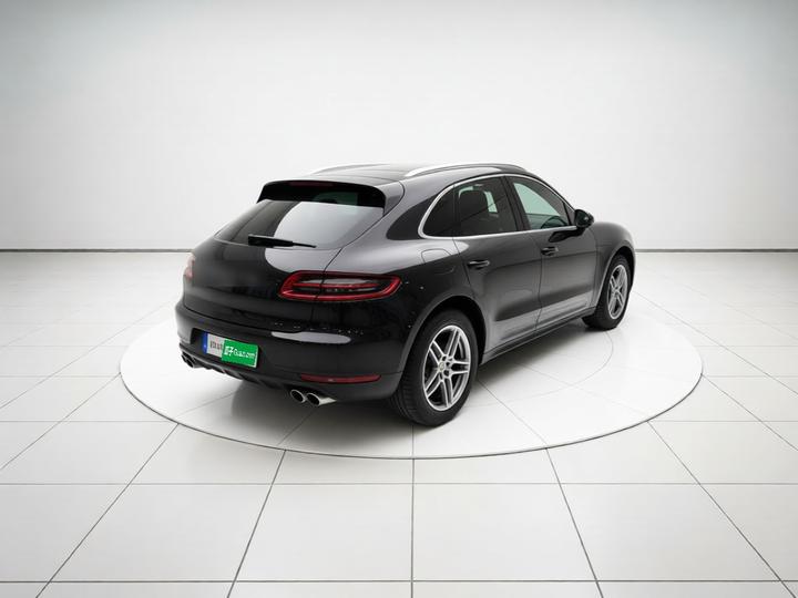 2017 Macan 2.0T photo 6