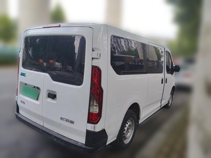 E 2025 41.86kwh Short Wheelbase photo 6