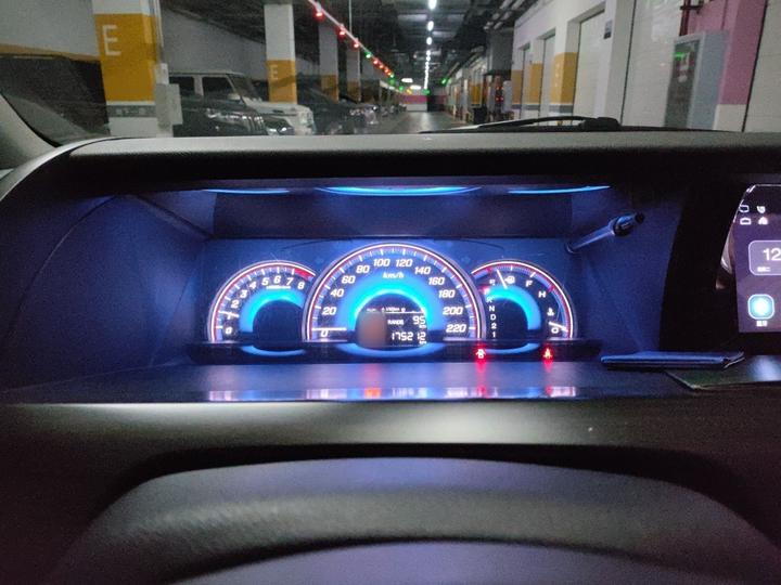 Elysion 2012 2.4L VTi-S Premium photo 4