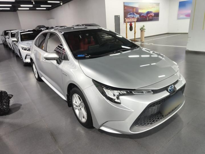 Levin 2022 Hybrid 1.8H E-CVT Leading photo 3