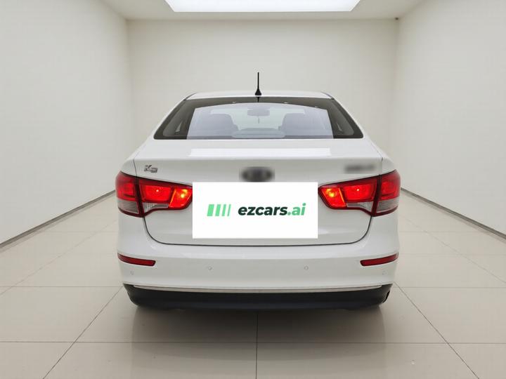 K2 2015 Sedan 1.4L MT GLS photo 5