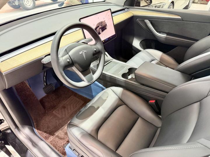 Model Y 2022 Facelift RWD photo 7