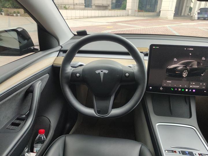 Model Y 2022 Facelift RWD photo 7