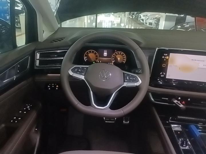 Viloran 2026 380TSI photo 6