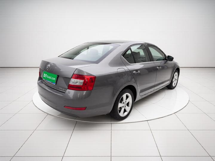 Octavia 2015 1.6L MT photo 4
