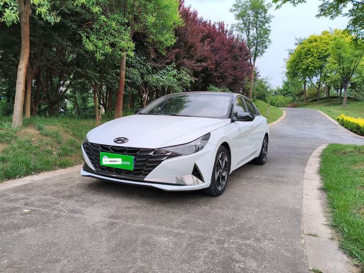 Elantra 2021 1.5L CVT LUX Premium photo 2