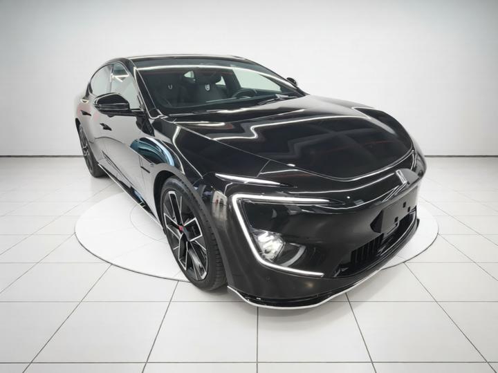 12 2023 700 RWD photo 3