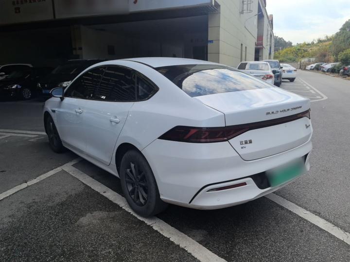 Qin PLUS 2021 EV 400KM photo 4