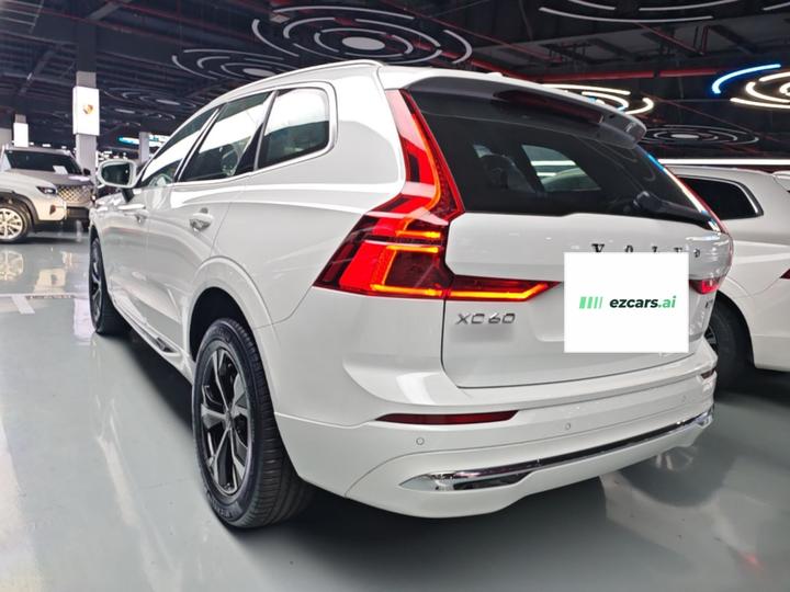 XC60 2026 B5 AWD Luxury photo 4