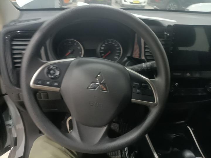 Outlander 2021 2.0L RWD Cruise 5-Seater photo 6