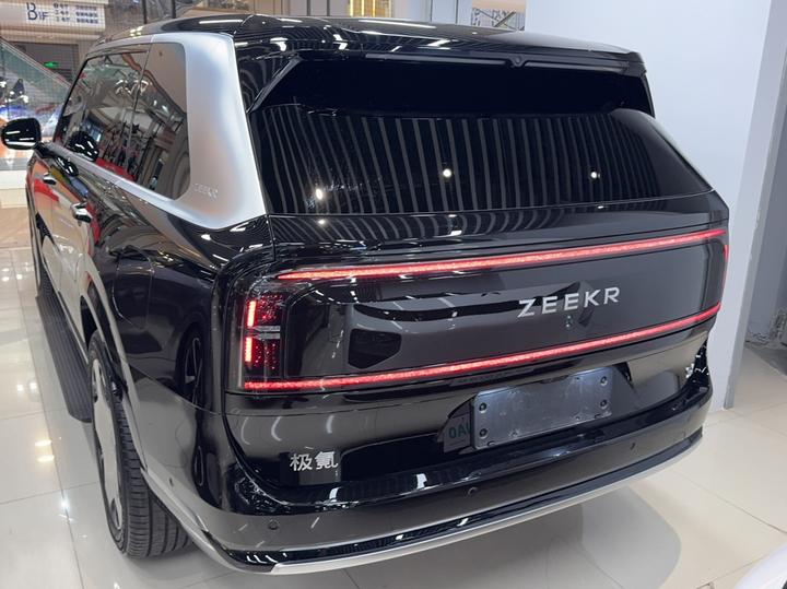 9X 2025 Hyper 70kWh 6-Seater photo 3