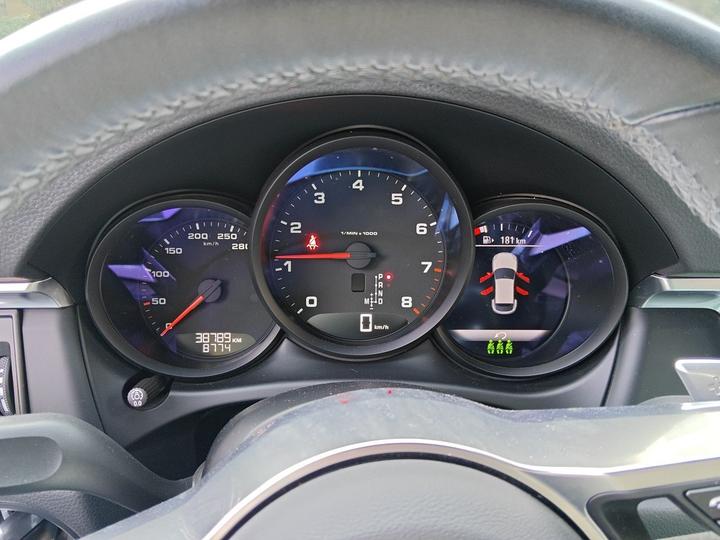 2020 Macan 2.0T photo 8