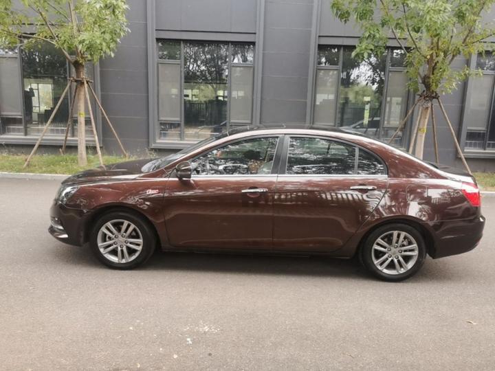 Emgrand 2017 Sedan 1.5L CVT photo 4