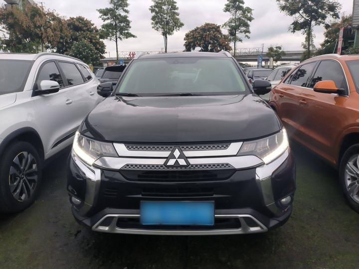 Outlander 2020 2.4L AWD Enjoy 7-Seater photo 2