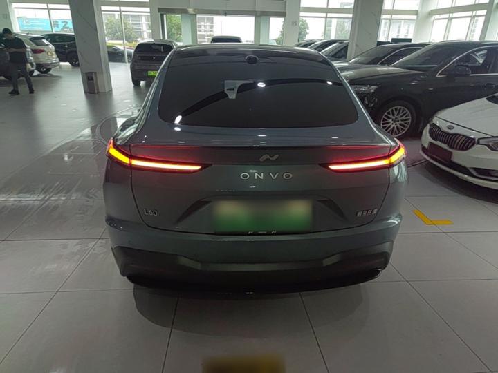 L60 2024 60kWh RWD photo 3
