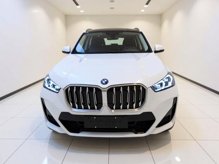iX1 2023 eDrive25L M Sport Package photo 2