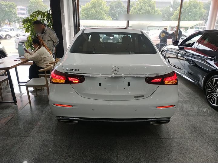 E-Class 2023 E 260 L photo 3