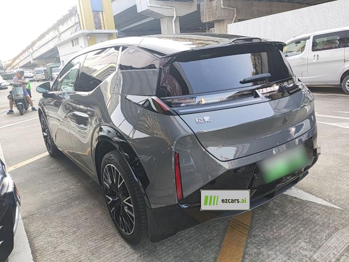 X 2024 5-Seater AWD photo 4