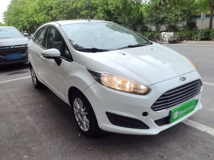 2013 Sedan 1.5L MT photo 3