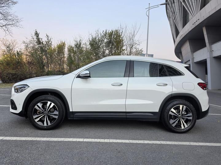 GLA 2022 Facelift GLA 200 photo 3