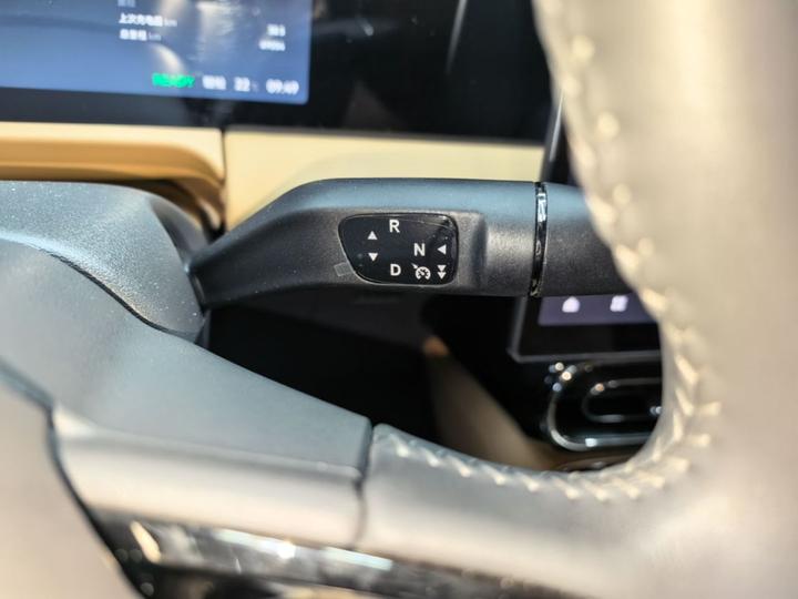Leapmotor C01 2024 EV 525 Exclusive photo 5