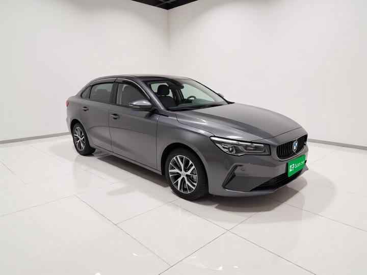 Emgrand 2022 4 1.5L MT Elite photo 3