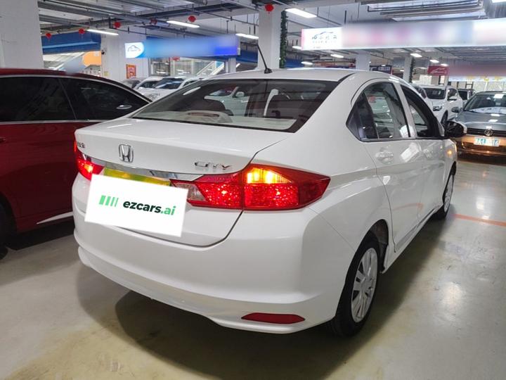 2017 1.5L CVT Comfort photo 6