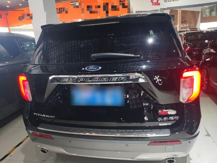 Explorer 2020 EcoBoost 285 AWD Titanium 7-Seater photo 3