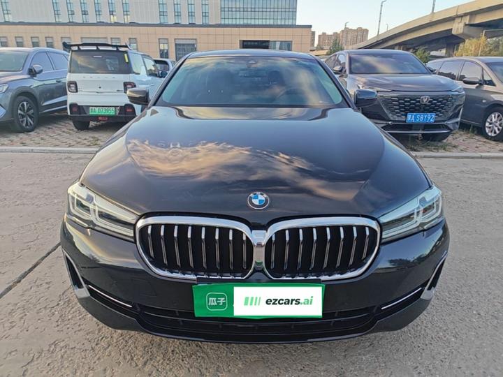 5 Series 2023 530Li Leading Luxury photo 2