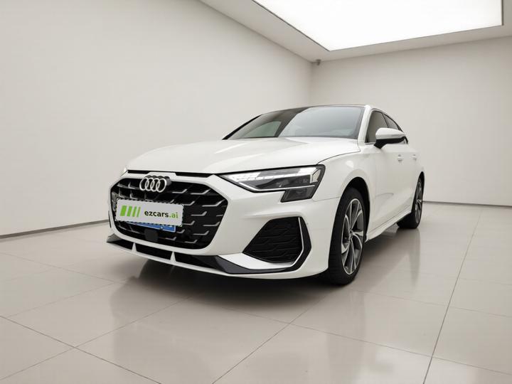 A3 2025 Sportback 35TFSI Flying Spur Exclusive