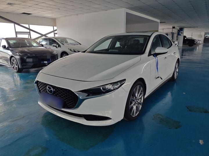 3 Axela 2023 2.0L AT photo 2