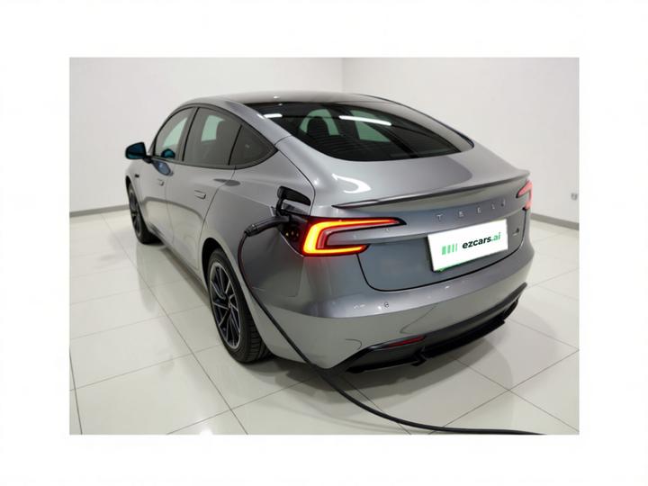 Model 3 2025 Performance AWD photo 4
