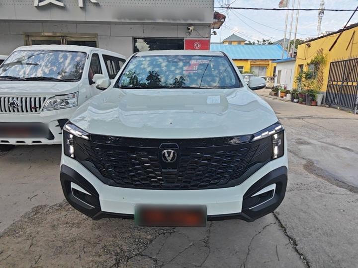 2024 Luxury AWD photo 2