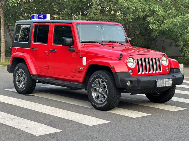 Wrangler 2017 3.0L Sahara 4-Door Comfort photo 2