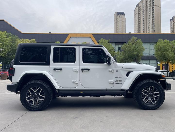 Wrangler 2024 2.0T 4-Door photo 4