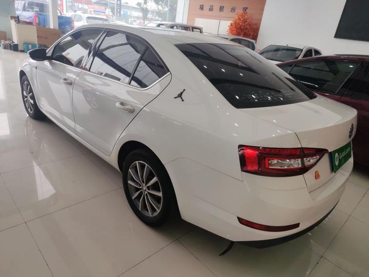 Octavia 2018 TSI230 DSG Comfort photo 4