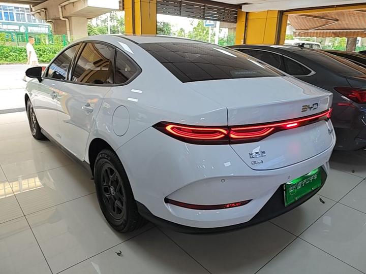 Qin PLUS 2025 DM-i ADAS 55KM Leading photo 4