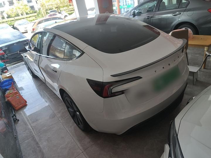 Model 3 2026 RWD photo 4