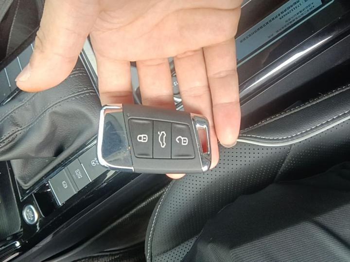 Passat 2024 380TSI Luxury photo 8