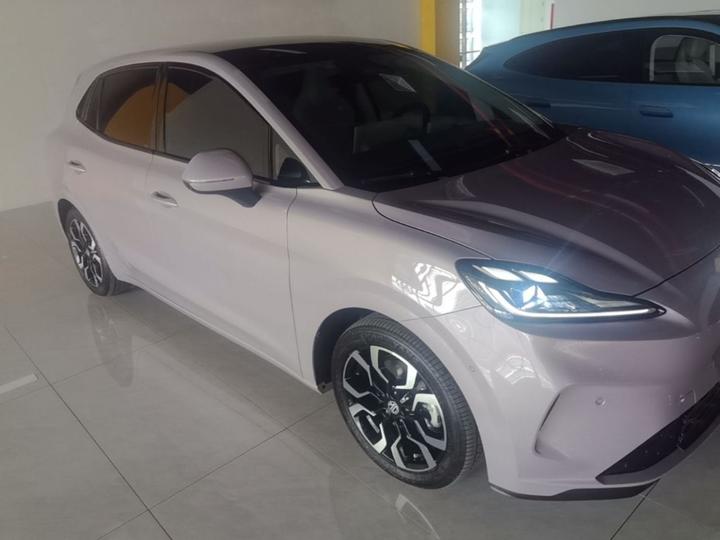 MG4 EV 2026 photo 3