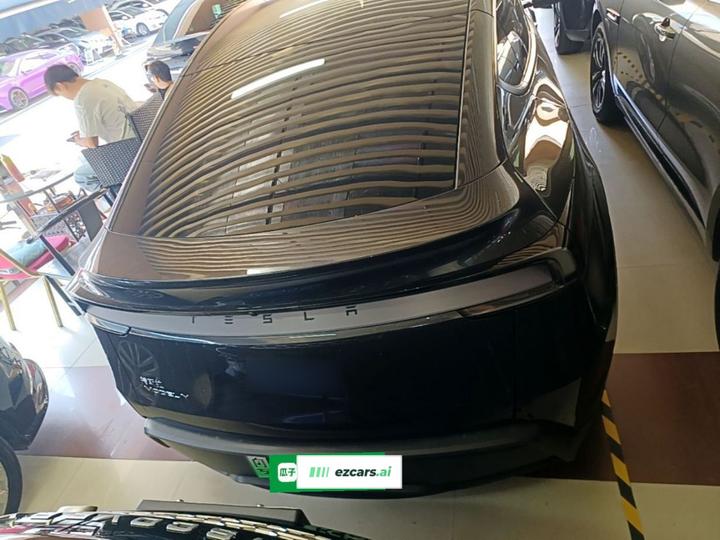 Model Y 2025 RWD photo 5