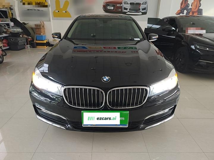 7 Series 2017 730Li Leading photo 2