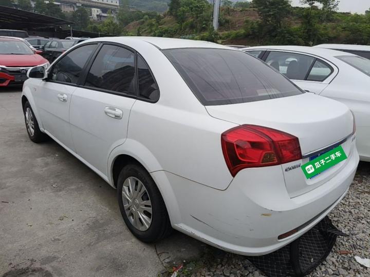 Excelle 2015 1.5L MT Classic photo 4