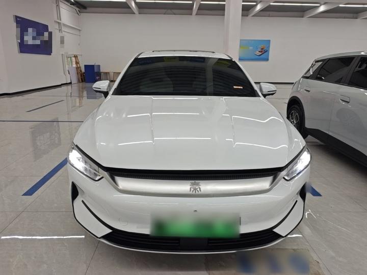 Qin PLUS 2024 Honor EV 420KM photo 2