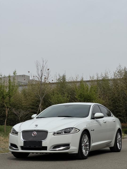 XF 2014 XF 2.0T Luxury