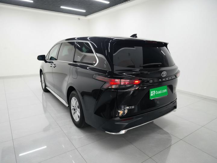 Granvia 2023 2.5L Hybrid Comfort photo 4