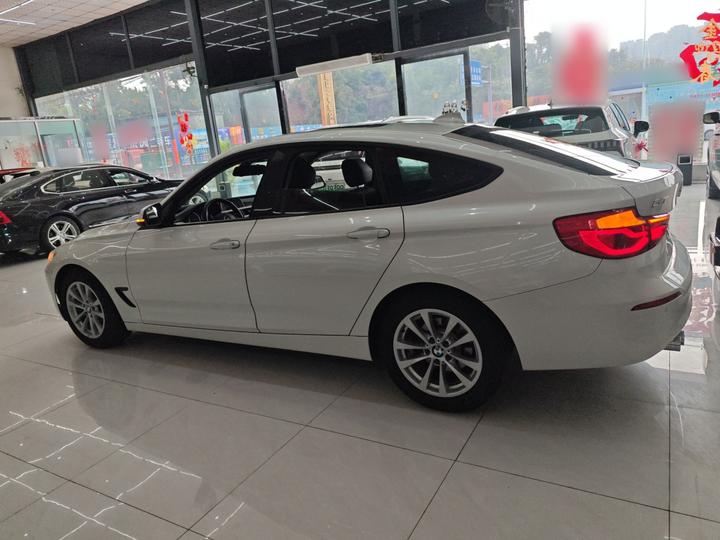 3 SeriesGT 2017 320i Fashion photo 4